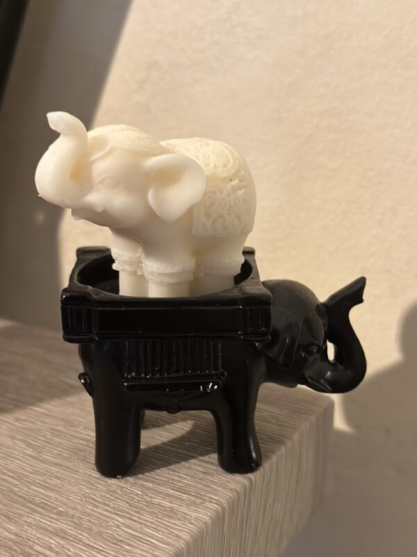 good luck charm elephant natural soy candle φυτικό κερί ελέφαντας ελεφαντάκι διακοσμητικό καλή τύχη