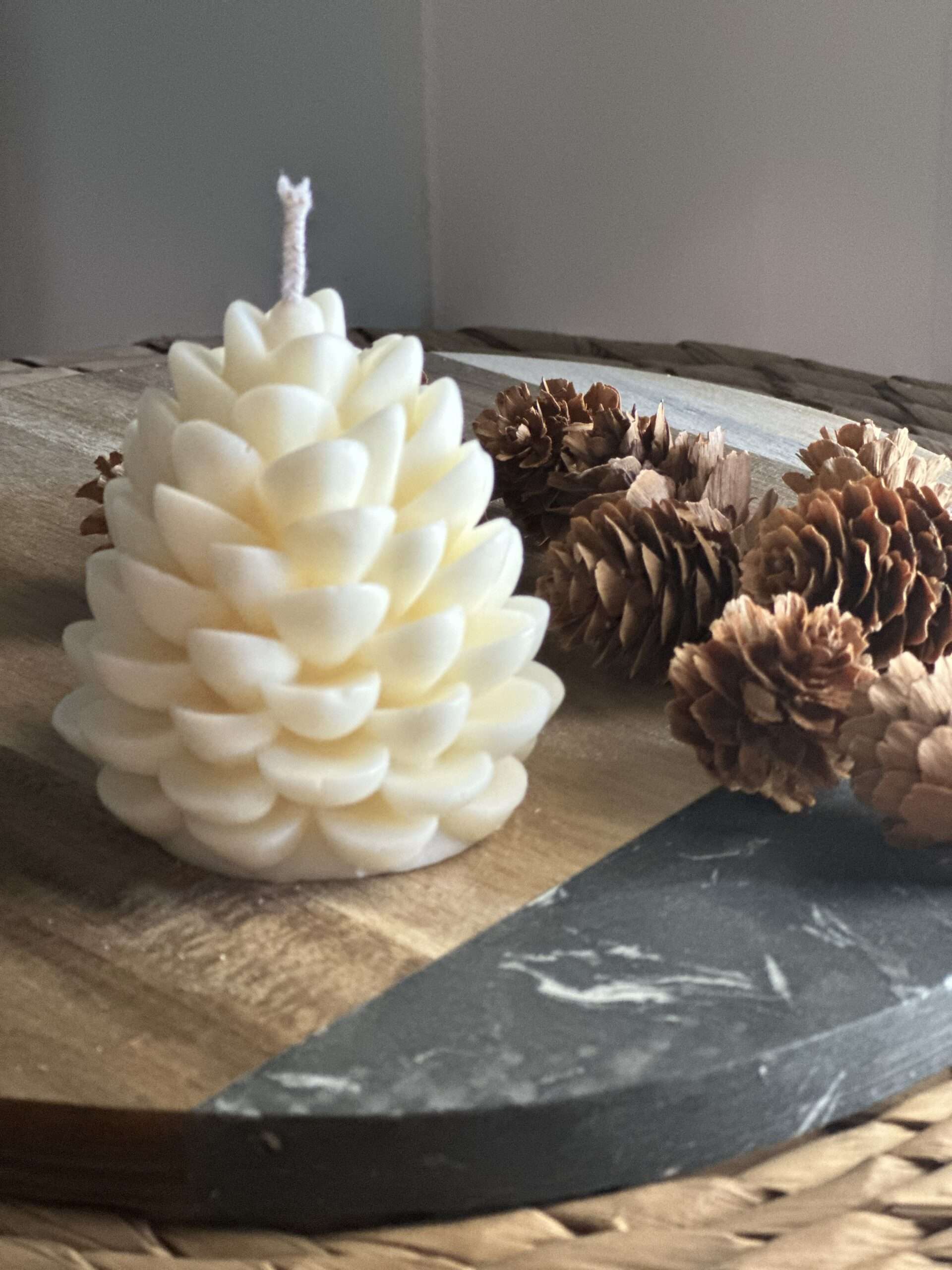 natural soy decorative candle Pine φυτικό κερί σόγια κουκουνάρι