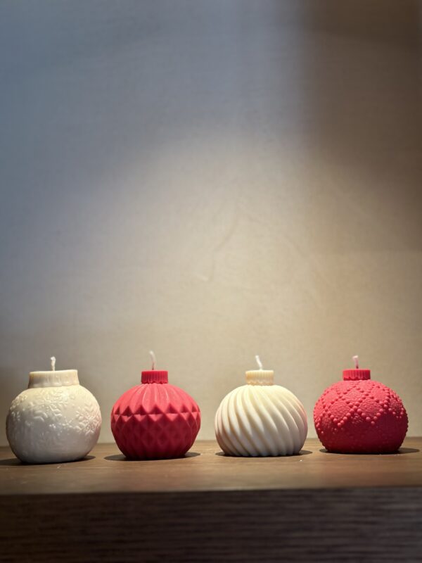 natural soy candle Christmas ornament jingle balls φυτικό κερί σόγια χριστούγεννα