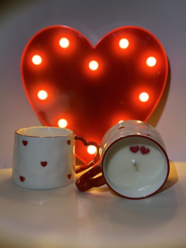 saint valentine's loving mug natural soy candle hearts love φυτικό κερί σόγια κούπα άγιος βαλεντίνος ερωτευμένοι καρδιά