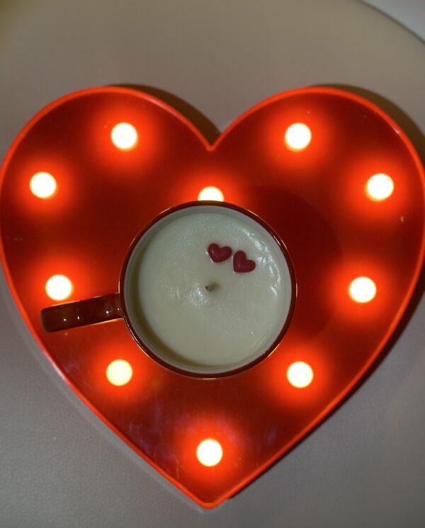 saint valentine's loving mug natural soy candle hearts love φυτικό κερί σόγια κούπα άγιος βαλεντίνος ερωτευμένοι καρδιά