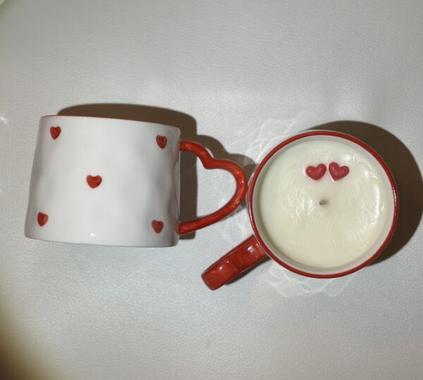 saint valentine's loving mug natural soy candle hearts love φυτικό κερί σόγια κούπα άγιος βαλεντίνος ερωτευμένοι καρδιά
