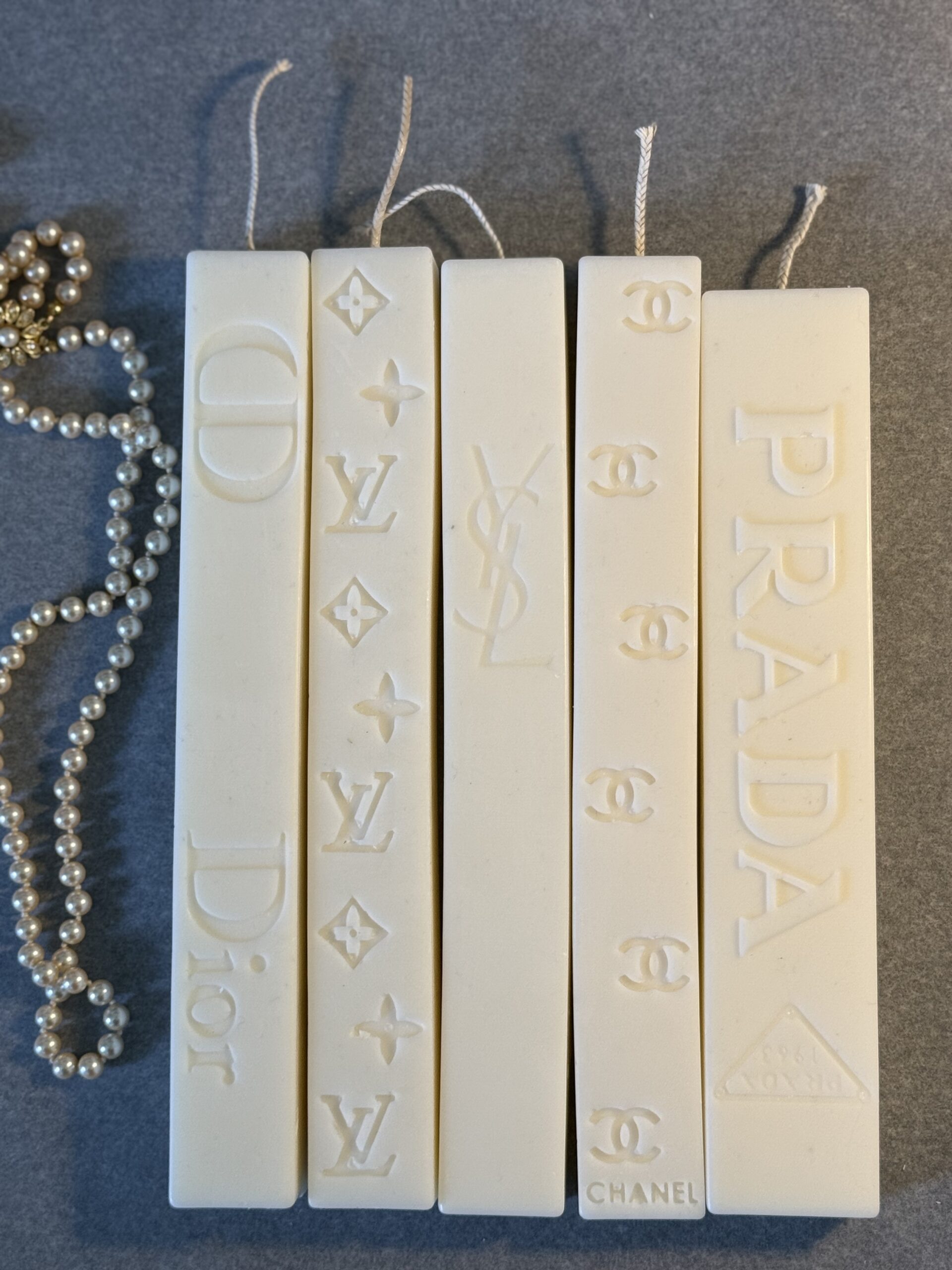 Luxury collection easter candle chanel prada LV YSL Dior Λαμπάδες για ενήλικες φυτικές Σανελ Ντιορ Πραντα Υβ σεντ λορεν Λουι Βιτον