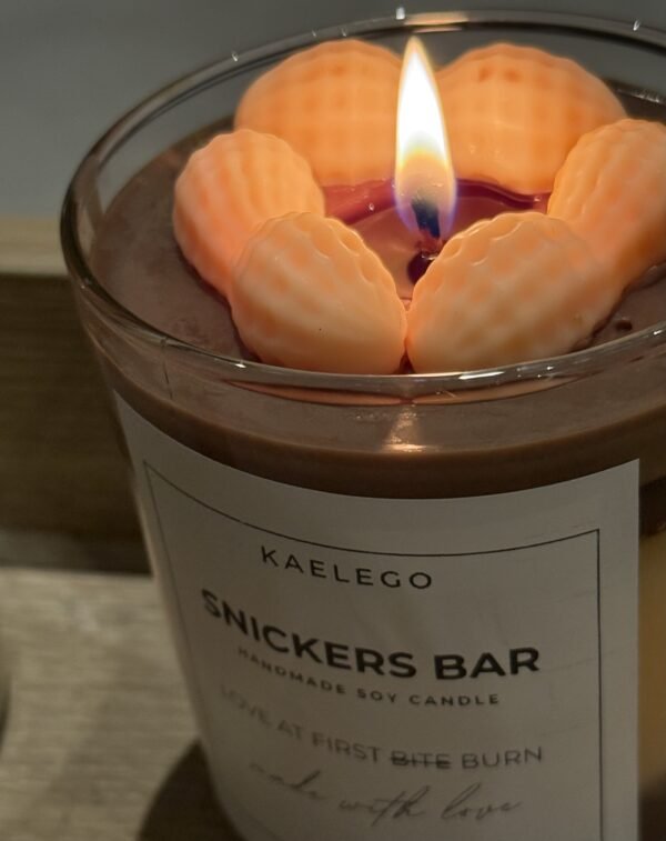Soy wax jar container snickers peanuts peanutbutter scented handmade δοχείο κερί σόγια αρωματικό χειροποίητο σνικερς φυστικι φυστικοβούτυρο