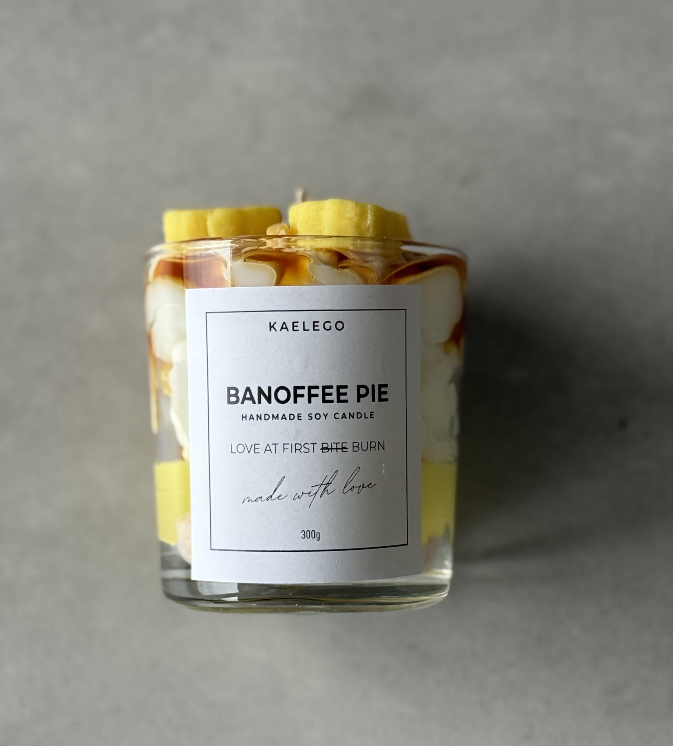 Soy wax jar container banoffee pie banana scented handmade δοχείο κερί σόγια αρωματικό χειροποίητο μπανοφι μπανάνα