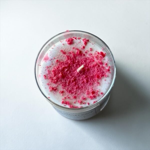 soy wax scented candle in container red velvet cake φυτικο κερι σογια με αρωμα ρεντ βελβετ